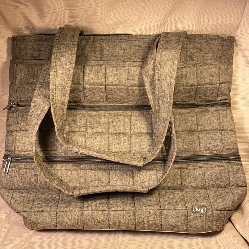 NWOT LUG best traveling taxicab full tote ever!